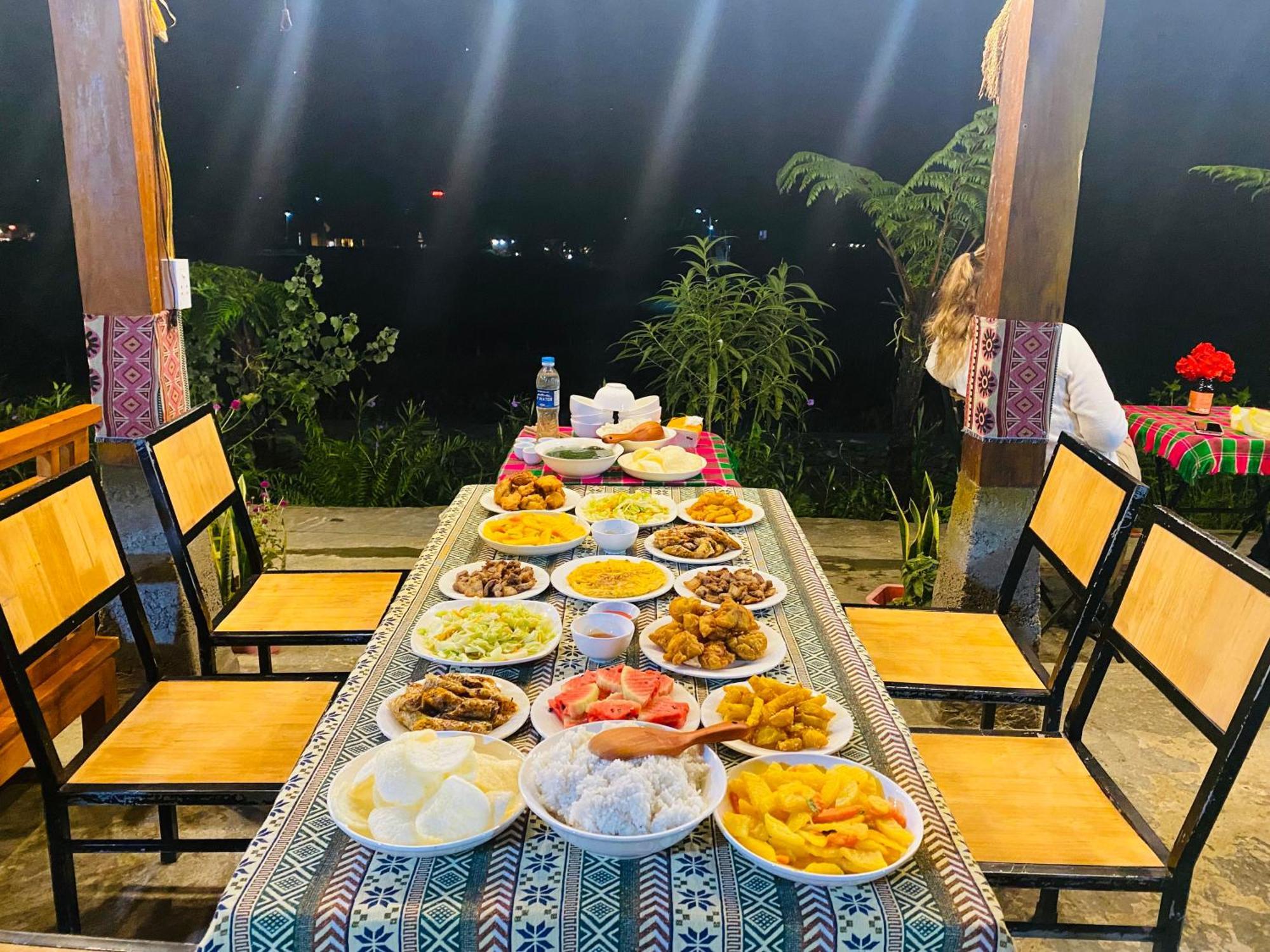 Du Gia Field View Homestay Làng Cac Exteriör bild