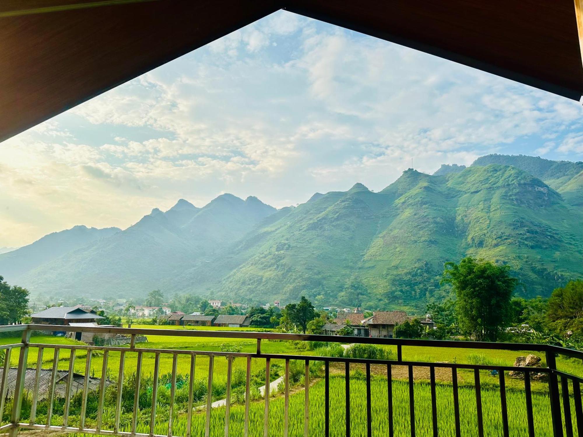 Du Gia Field View Homestay Làng Cac Exteriör bild