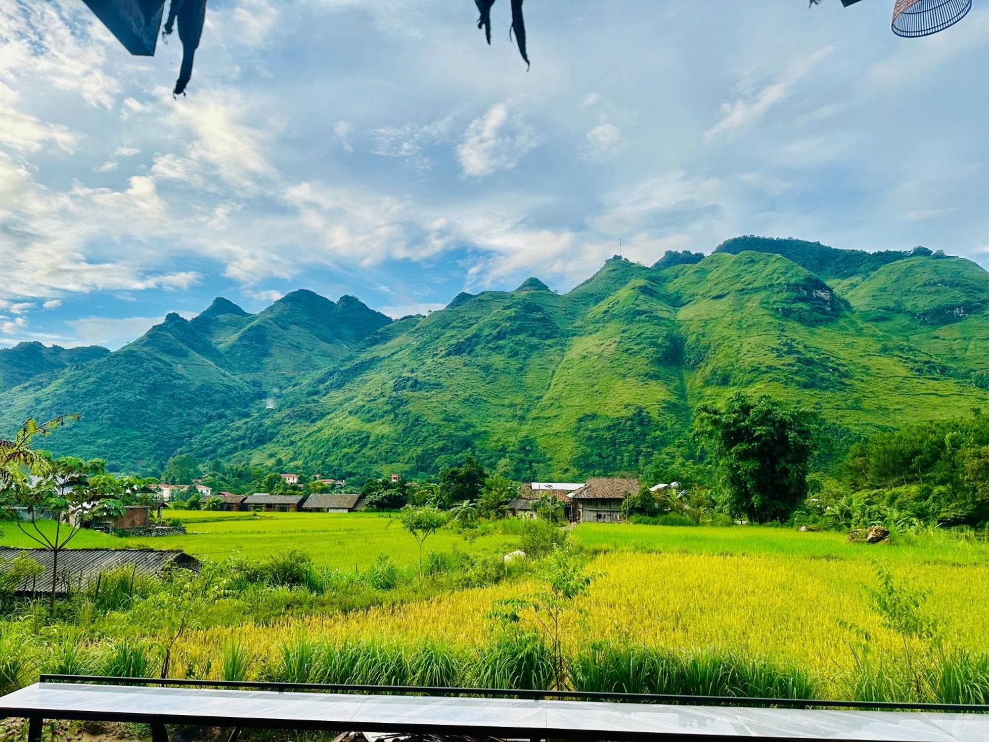 Du Gia Field View Homestay Làng Cac Exteriör bild