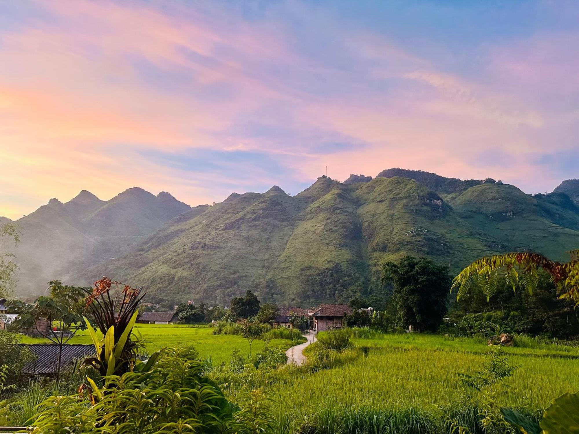 Du Gia Field View Homestay Làng Cac Exteriör bild